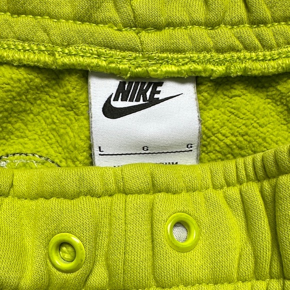 Nike Mens Loose Fit Athletics Shorts Neon Lime Green Size L - Picture 6 of 6